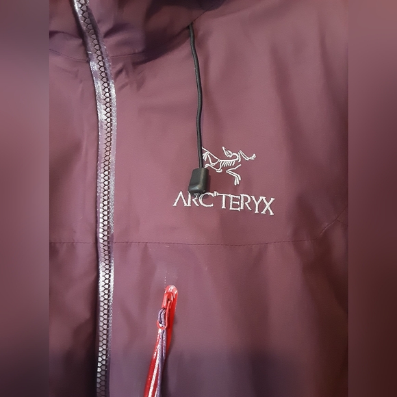 Arc'teryx Alpha SV Burgandy Coat w/ Gortex Pro Shell - Picture 4 of 15